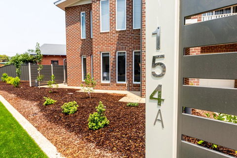 Wagga Apartments #1 - Accommodation Burleigh 1