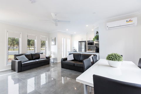 Wagga Apartments #1 - Accommodation Burleigh 0