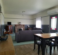 Wagga Wagga Country Cottages - Accommodation Burleigh