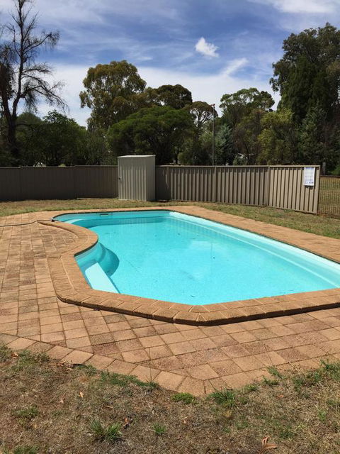 Wagon Wheel Motel & Units - Accommodation Burleigh 3