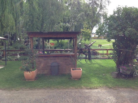 Walcha Royal Cafe & Accommodation - Accommodation Burleigh 2