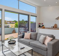 Walk to Salamanca Queens Cottage LUX 3bdm Queens Cottage - Accommodation Burleigh