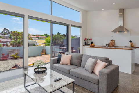 Walk To Salamanca, Queens Cottage LUX 3bdm Queens Cottage - Accommodation Burleigh 0
