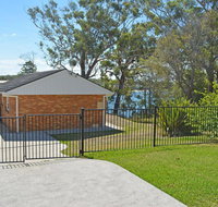 Wanda Magic' 19 Randall Drive - beautiful water front house - Accommodation Burleigh