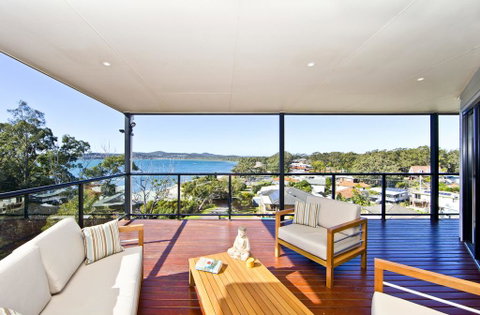 Wanda Point House - Tranquil, Elegant & Dog Friendly - Accommodation Burleigh 1