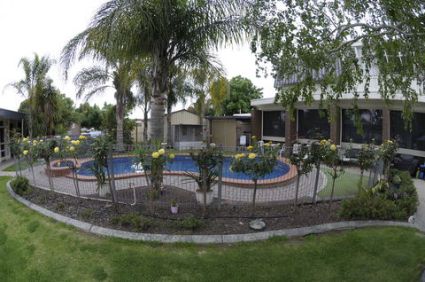 Warrina Motor Inn - Accommodation Burleigh 3