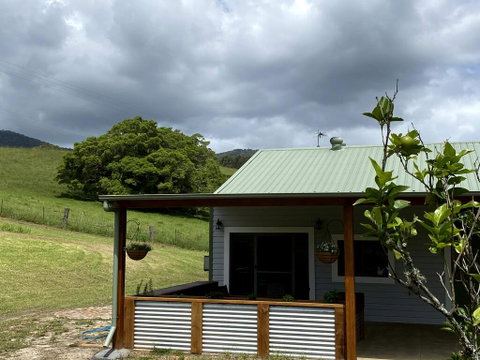 Waterfall Unit Farm Stay - Accommodation Burleigh 1