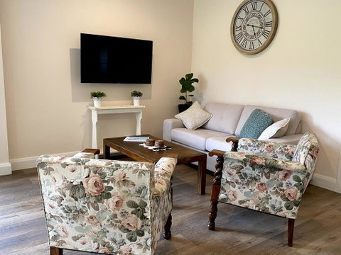 Waterfall Unit Farm Stay - Accommodation Burleigh 3