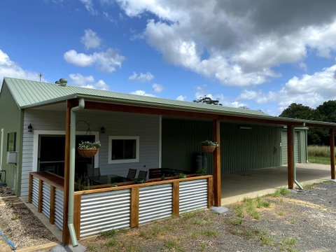 Waterfall Unit Farm Stay - Accommodation Burleigh 0