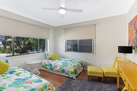 Waterfront At Sunset Boulevard, 26 Sunset Boulevard - Accommodation Burleigh 1