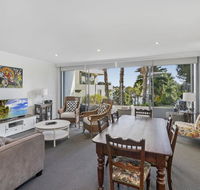 Waterfront resort living with space for the family - Accommodation Burleigh