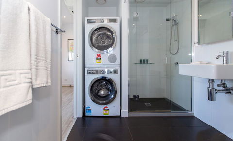 Flinders Luxury Penthouse - Accommodation Burleigh 13