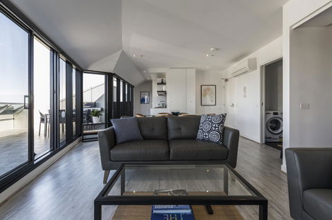 Flinders Luxury Penthouse - Accommodation Burleigh 2