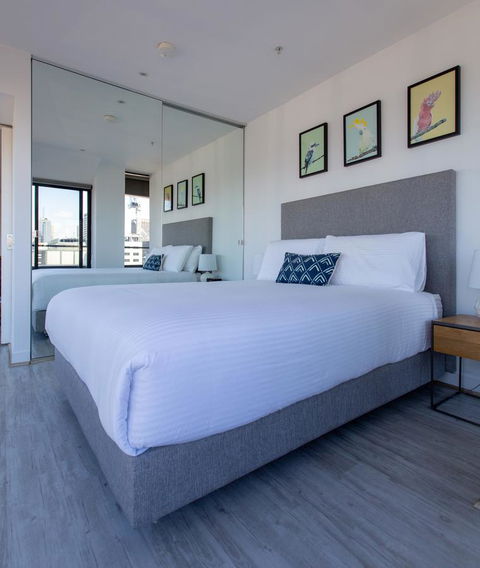 Flinders Luxury Penthouse - Accommodation Burleigh 11