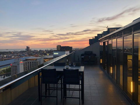 Flinders Luxury Penthouse - Accommodation Burleigh 1