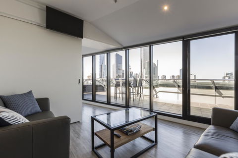 Flinders Luxury Penthouse - Accommodation Burleigh 3