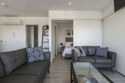 Flinders Luxury Penthouse - Accommodation Burleigh 5