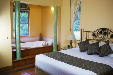 Marwood Villas - Accommodation Burleigh 6