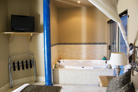 Marwood Villas - Accommodation Burleigh 22