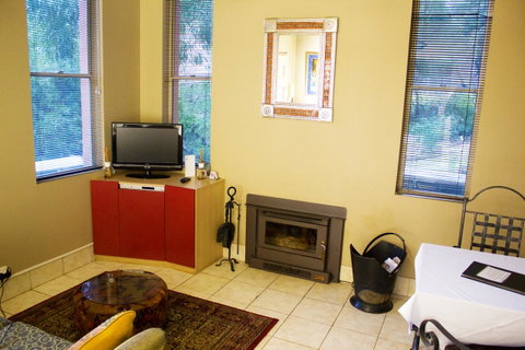 Marwood Villas - Accommodation Burleigh 24