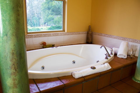 Marwood Villas - Accommodation Burleigh 10