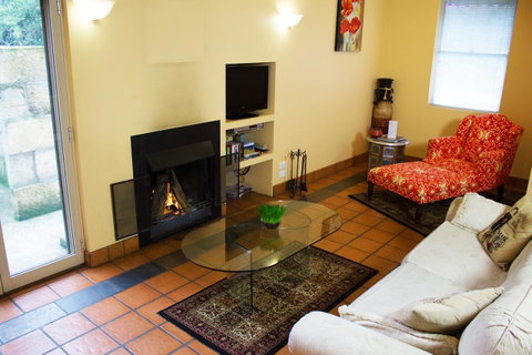 Marwood Villas - Accommodation Burleigh 43