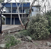 Elevated Holiday House Overlooks Tranquil Wetlands - Accommodation Burleigh