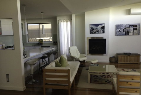 19 Glen Eagles Close - Accommodation Burleigh 6