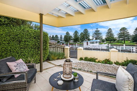 Edge17 Port Fairy Wharf - Accommodation Burleigh 16