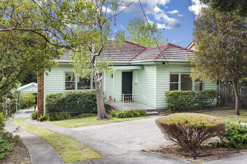 Hillside House - Accommodation Burleigh 0