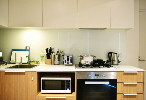 Superb Habour View/ Stylish Apartment / Landmark Building/ Free Tram - Accommodation Burleigh 13