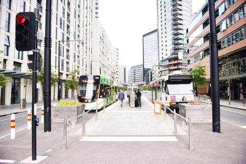 Superb Habour View/ Stylish Apartment / Landmark Building/ Free Tram - Accommodation Burleigh 19