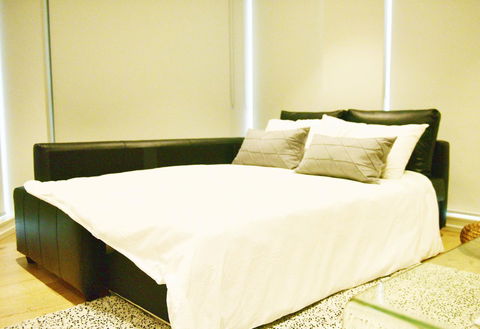 Superb Habour View/ Stylish Apartment / Landmark Building/ Free Tram - Accommodation Burleigh 8