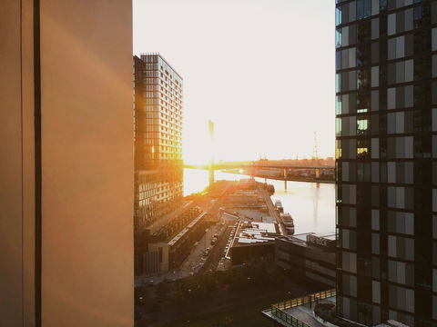 Superb Habour View/ Stylish Apartment / Landmark Building/ Free Tram - Accommodation Burleigh 25