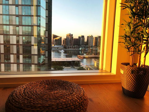 Superb Habour View/ Stylish Apartment / Landmark Building/ Free Tram - Accommodation Burleigh 17