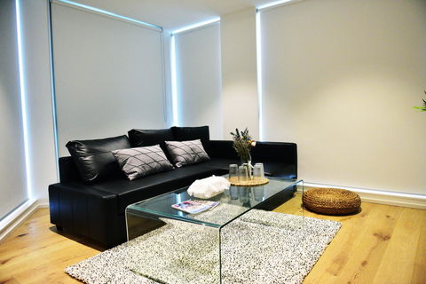 Superb Habour View/ Stylish Apartment / Landmark Building/ Free Tram - Accommodation Burleigh 7