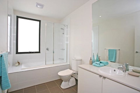 1 Pebble Place - Accommodation Burleigh 7