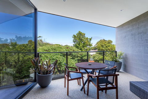 Blairgowrie Apartment 2 - On The Beach - Accommodation Burleigh 1