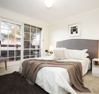 The Gallery Hours - Accommodation Burleigh