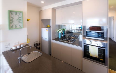 Waterfront Apt 234 Marinaquays - Accommodation Burleigh 10