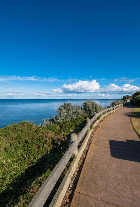 Waterfront Apt 234 Marinaquays - Accommodation Burleigh 33