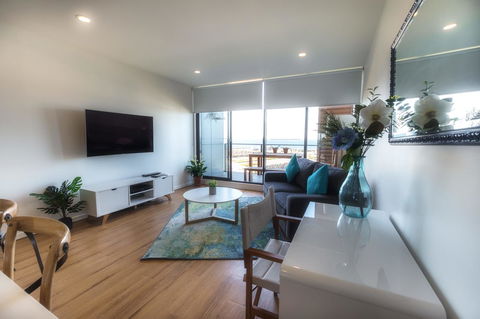 Waterfront Apt 234 Marinaquays - Accommodation Burleigh 9