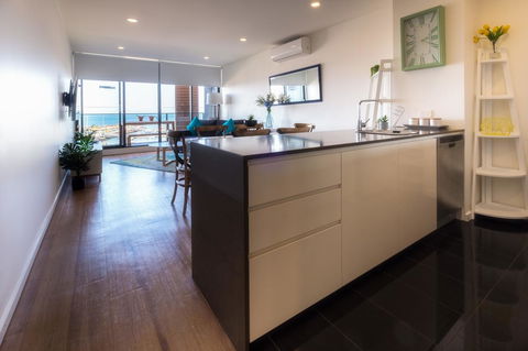 Waterfront Apt 234 Marinaquays - Accommodation Burleigh 14