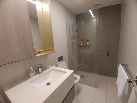 Camberwell Burke Road Apartment - Accommodation Burleigh 9