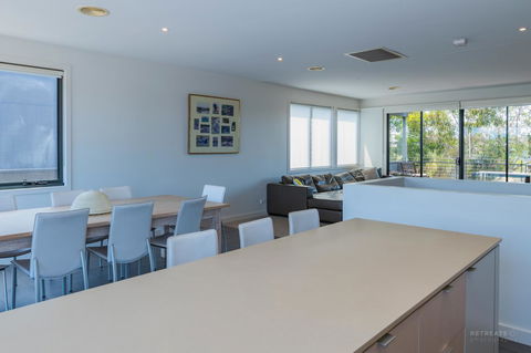 1 Sunset Place - Accommodation Burleigh 6