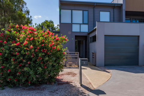 1 Sunset Place - Accommodation Burleigh 5