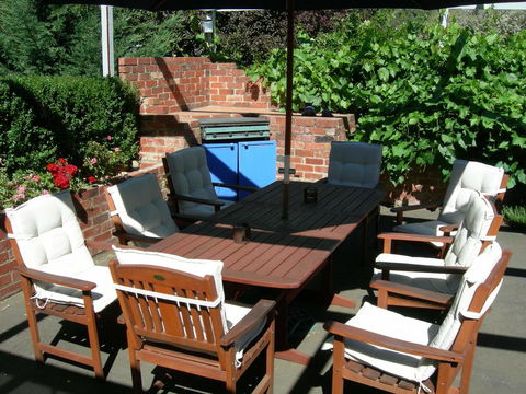 Airleigh-Rose Cottage - Accommodation Burleigh 5
