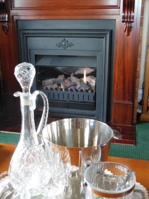 Airleigh-Rose Cottage - Accommodation Burleigh 30