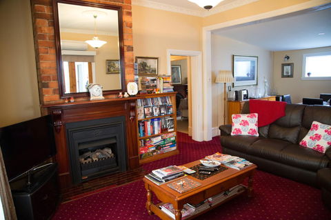 Airleigh-Rose Cottage - Accommodation Burleigh 26