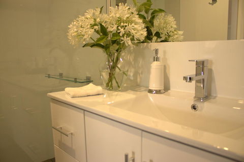 Airleigh-Rose Cottage - Accommodation Burleigh 37
